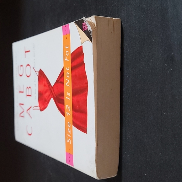 Meg Cabot - Size 12 Is Not Fat - Picture 2 of 7